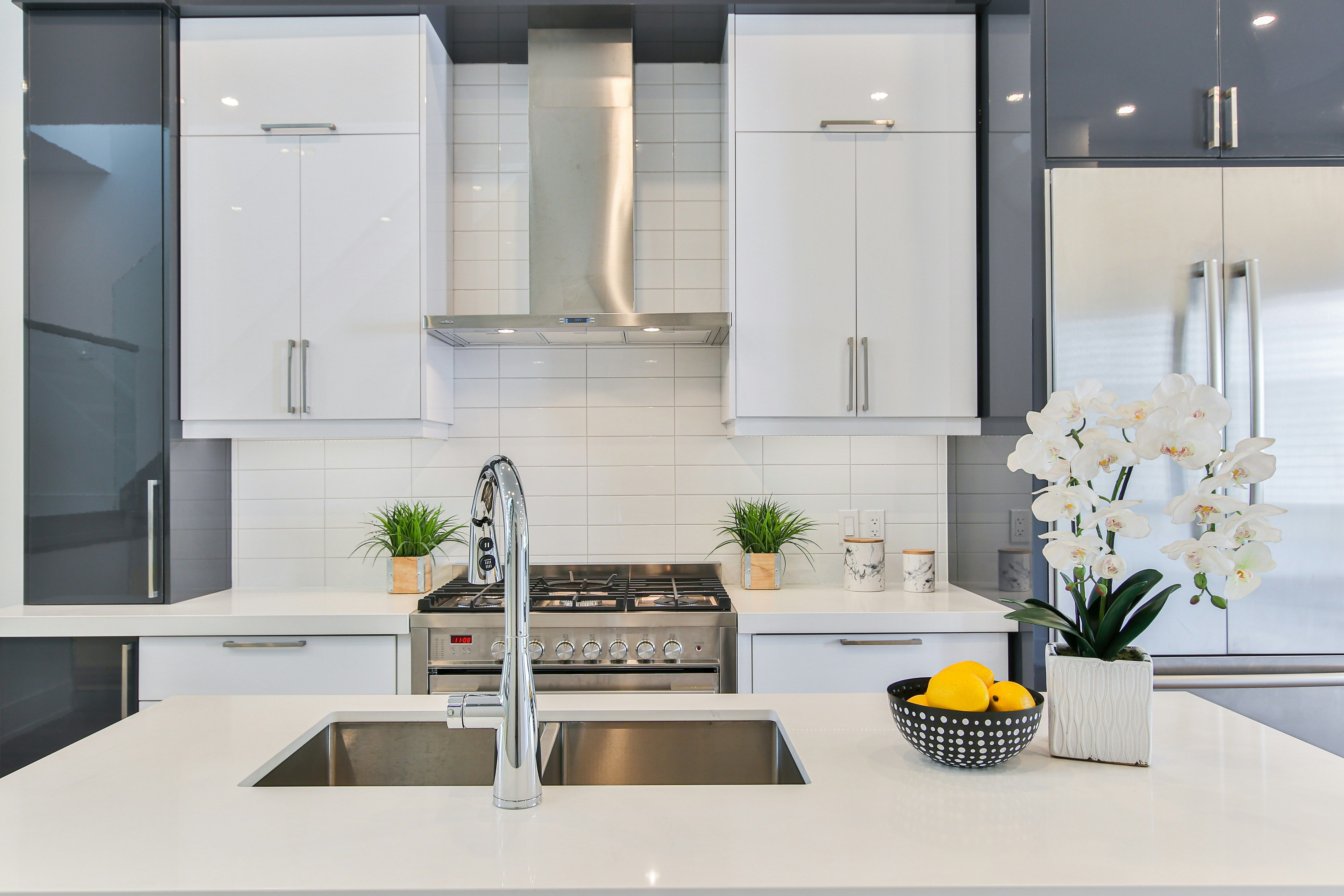 Clean kitchen — symbol for end-of-tenancy cleaning